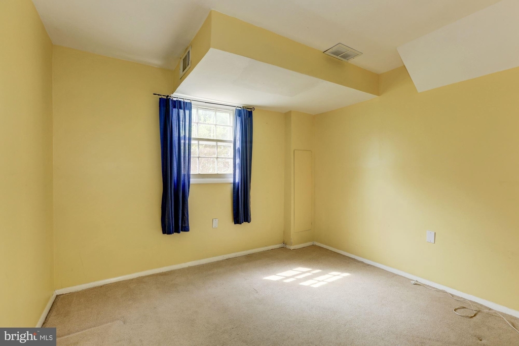 10305 Cheshire Terrace - Photo 31