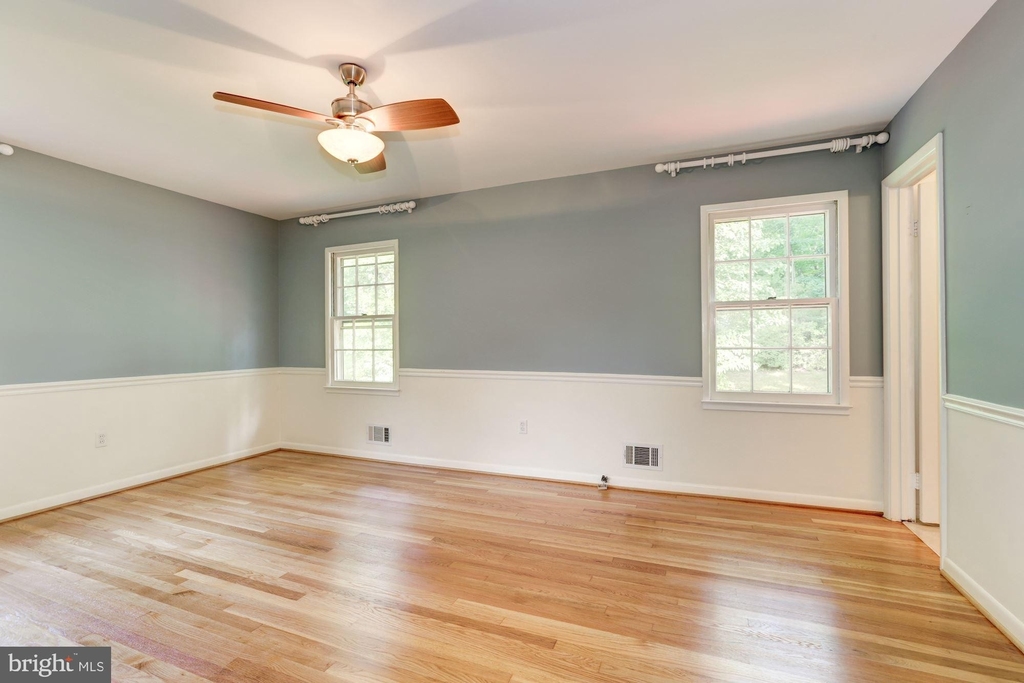 10305 Cheshire Terrace - Photo 16