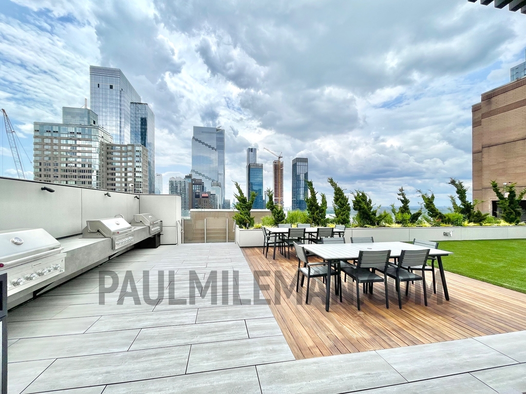  West 43rd Street - Photo 7