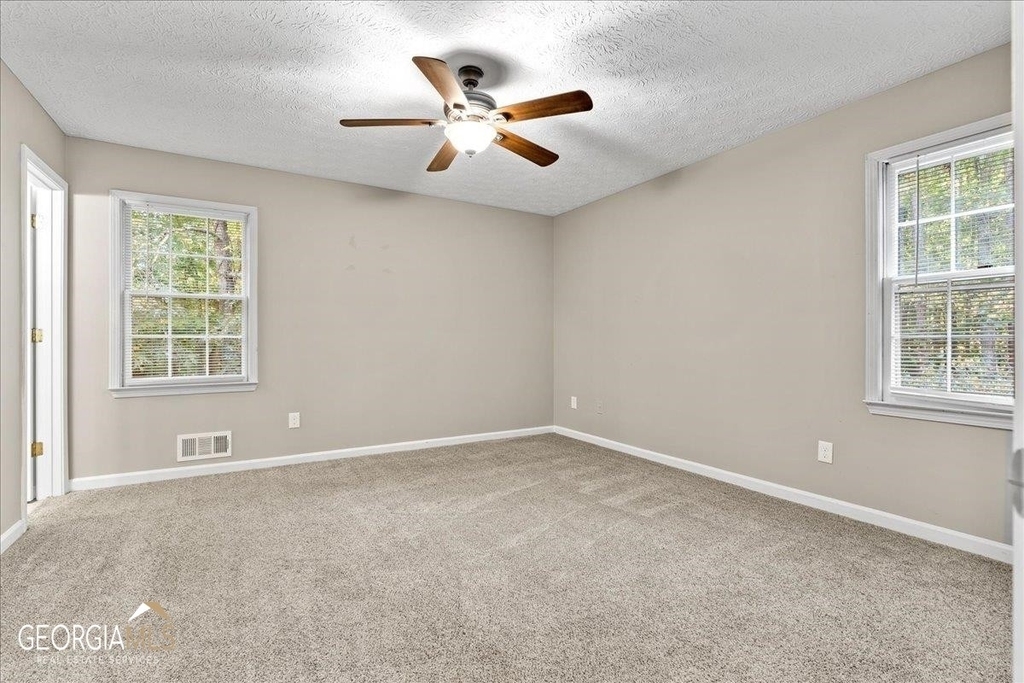 507 Oak Landing Circle - Photo 16