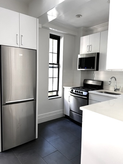 160 West 73rd Street - Photo 2