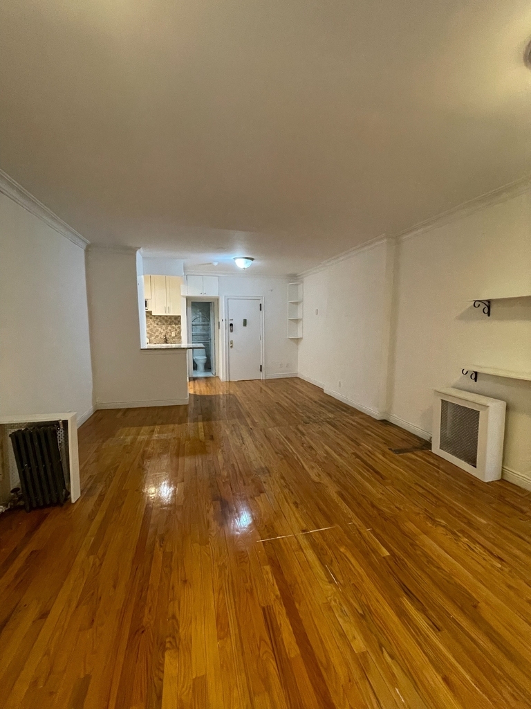 144 West 46th Street - Photo 3