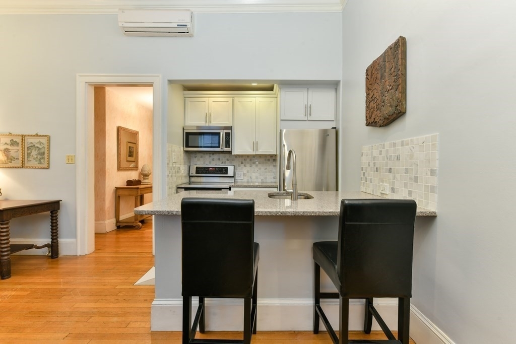 86 Commonwealth Ave - Photo 2