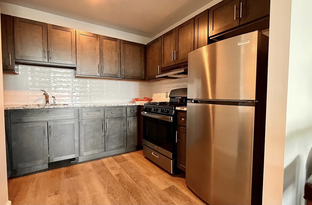 230 West 126th Street - Photo 4