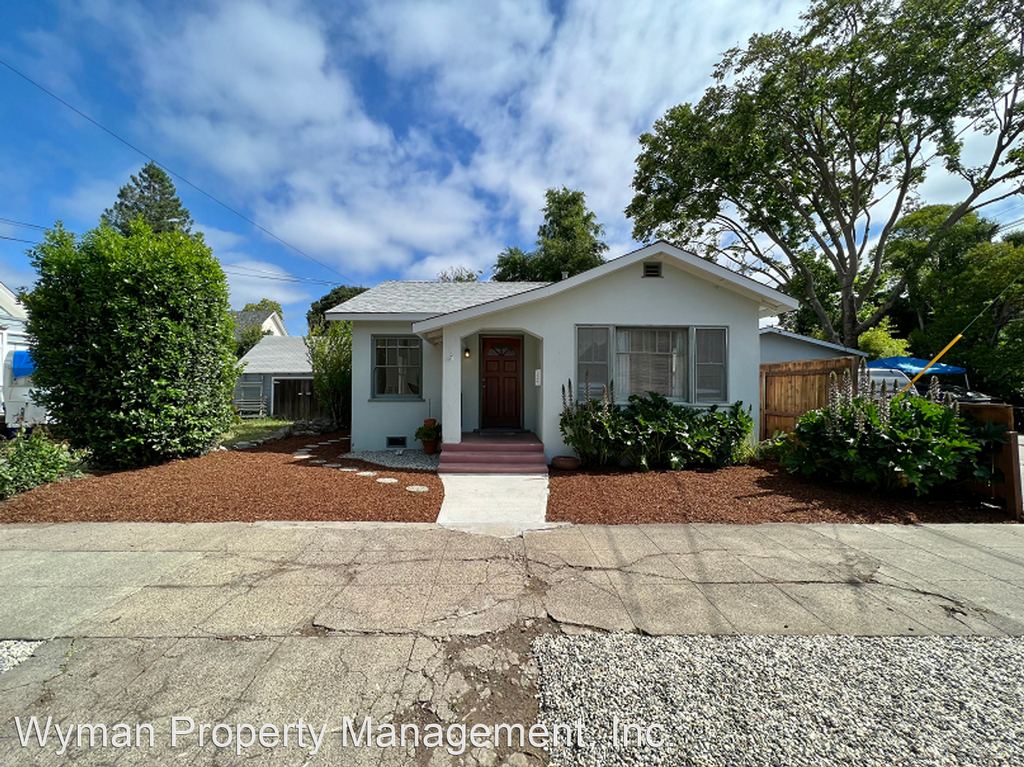 1240 Laurel Street - Photo 0