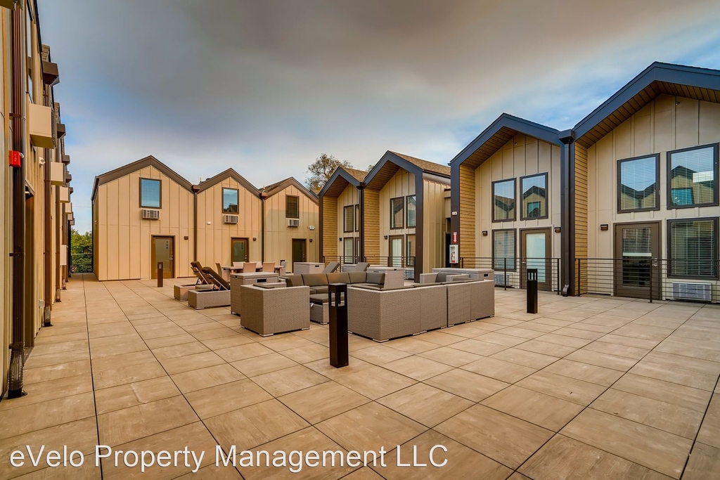 2898 N Fairfax Street - Photo 3