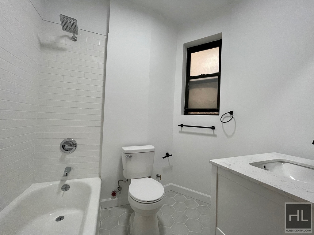 314 East 11 Street - Photo 5