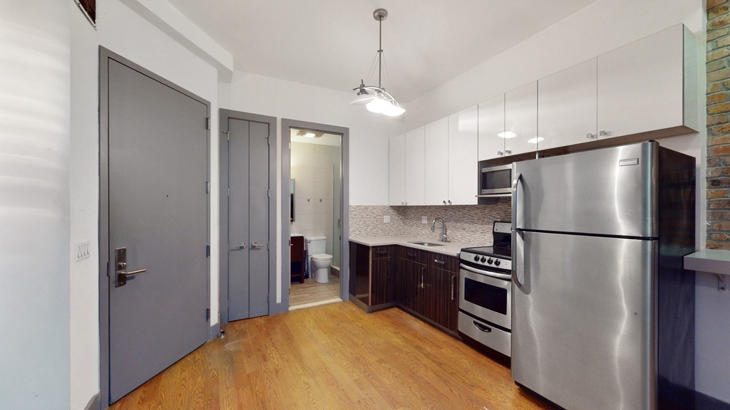 71 Stuyvesant Avenue - Photo 1