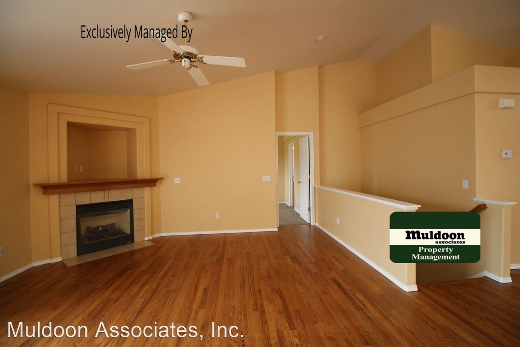 16259 Windy Creek Dr - Photo 2