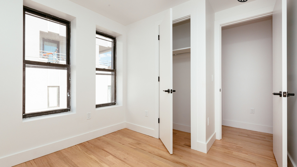 1020 Manhattan Ave #2B - Photo 6