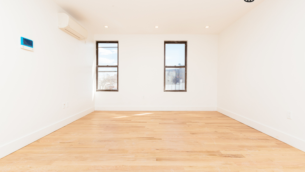 1020 Manhattan Ave #2B - Photo 1