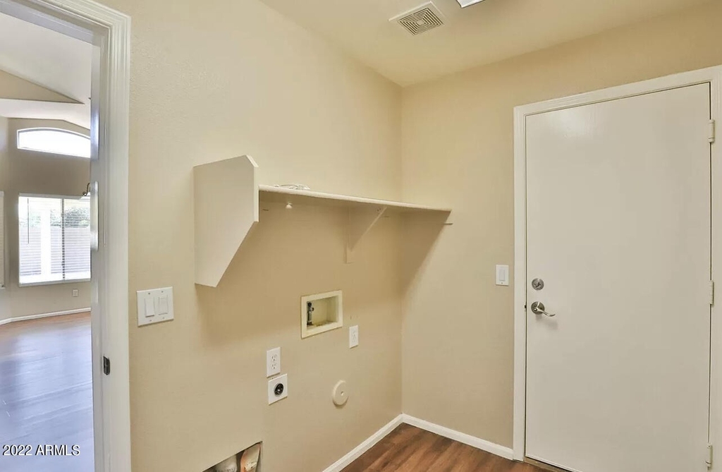 16583 W Woodlands Avenue - Photo 6