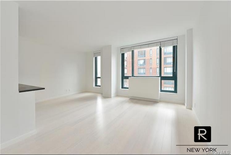 1 Irving Pl - Photo 2