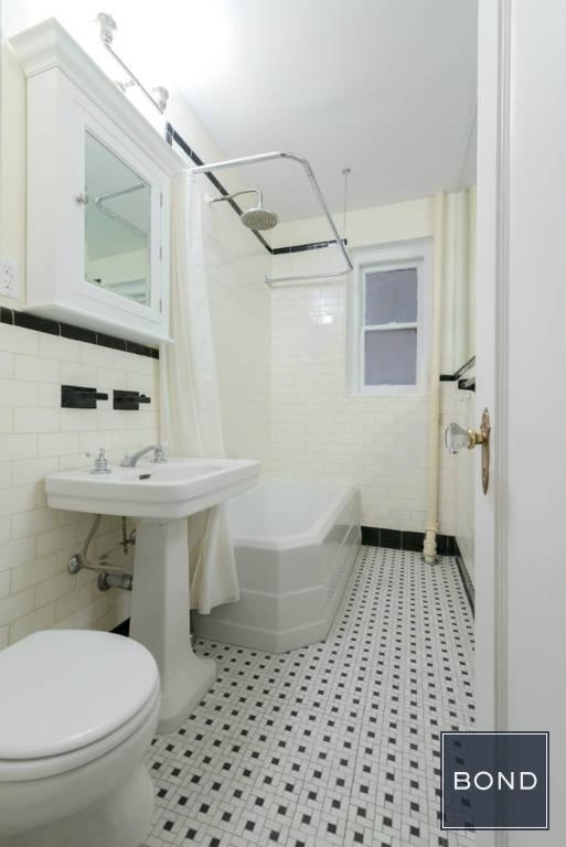 135 East 39th Street - Photo 7