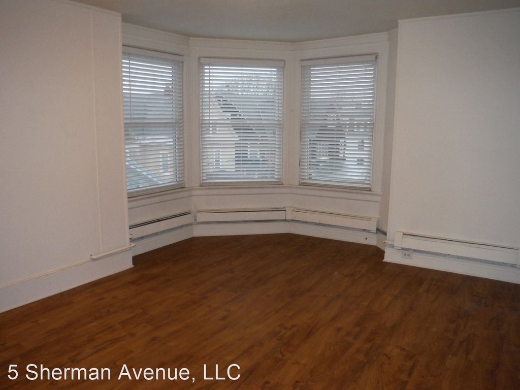 7 Sherman Avenue - Photo 2