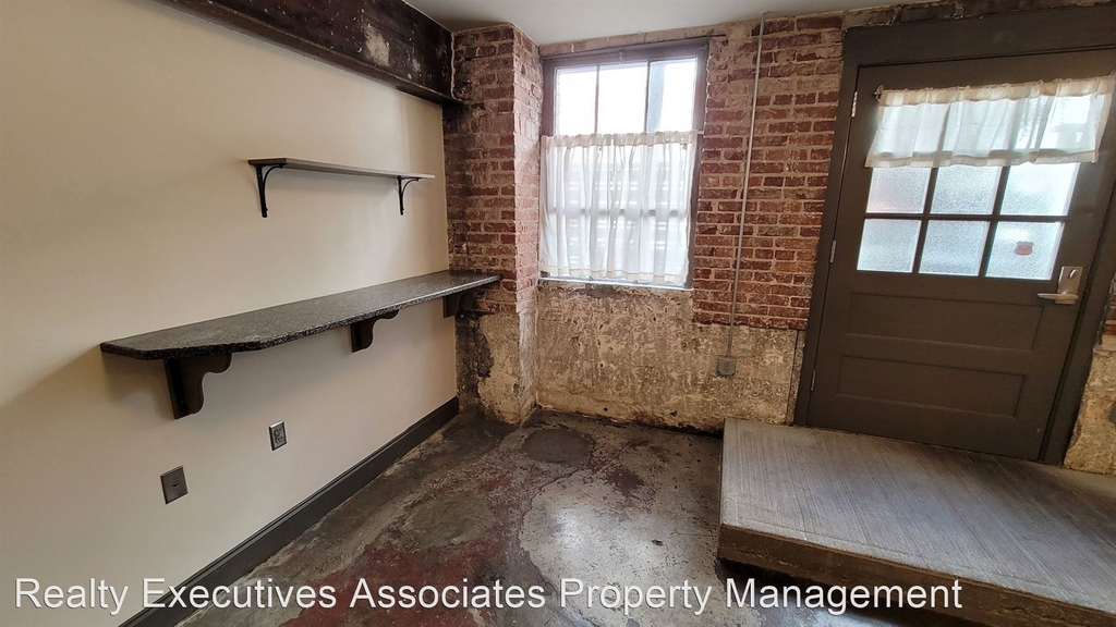 465 Walnut Street, B03 - Photo 5