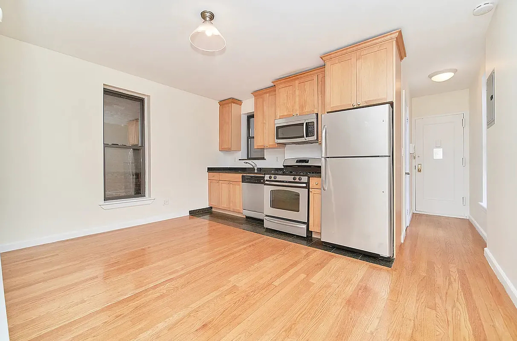 273 Mott Street - Photo 4