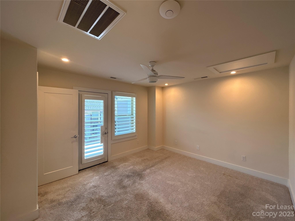 15033 New Amsterdam Lane - Photo 9