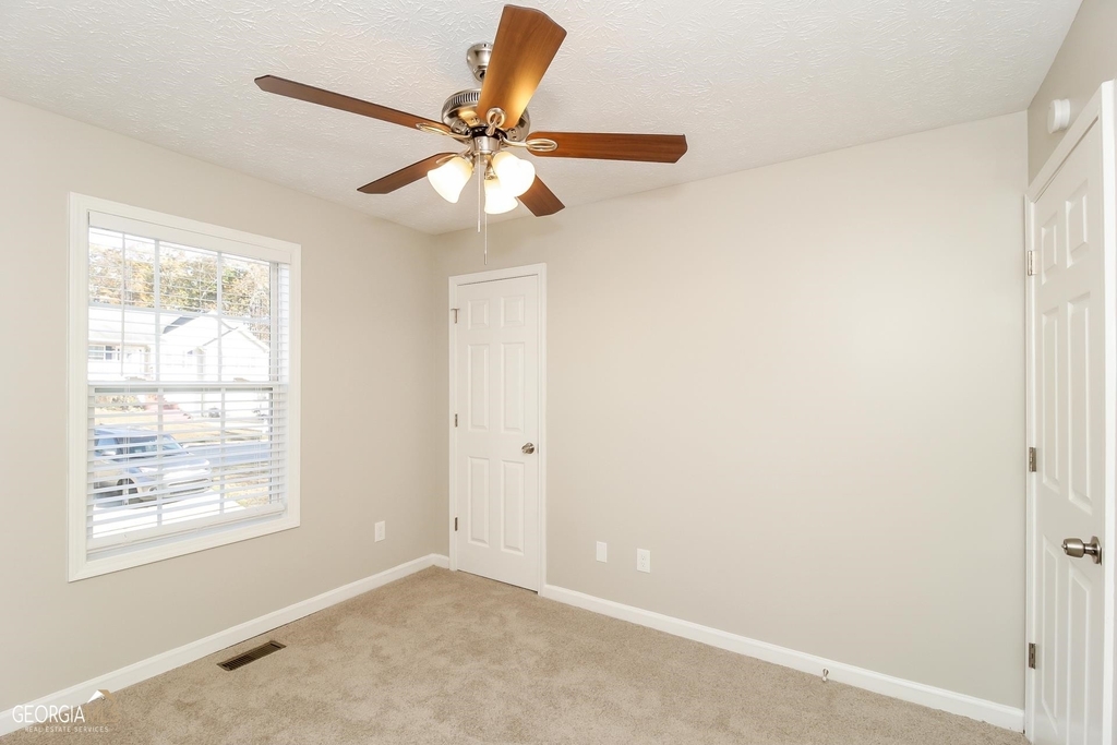 204 Kings Crossing Court - Photo 11