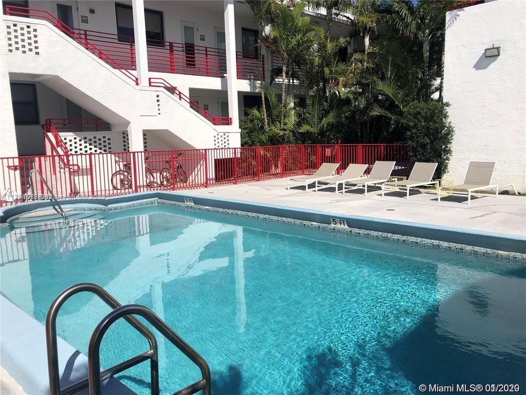 9040 Collins Ave - Photo 4