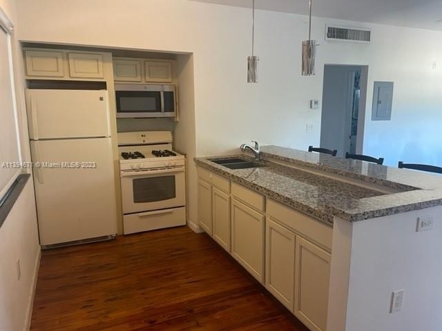 9040 Collins Ave - Photo 2