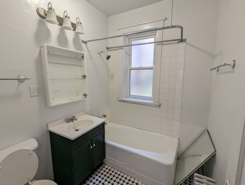 2312 W Wilson Avenue - Photo 7