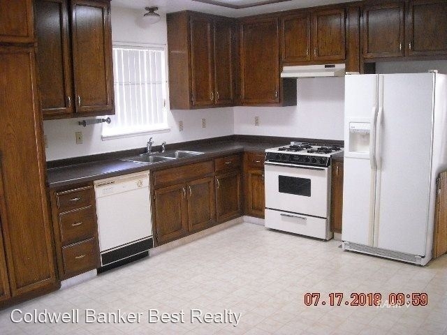 437 Fountain St - Photo 1