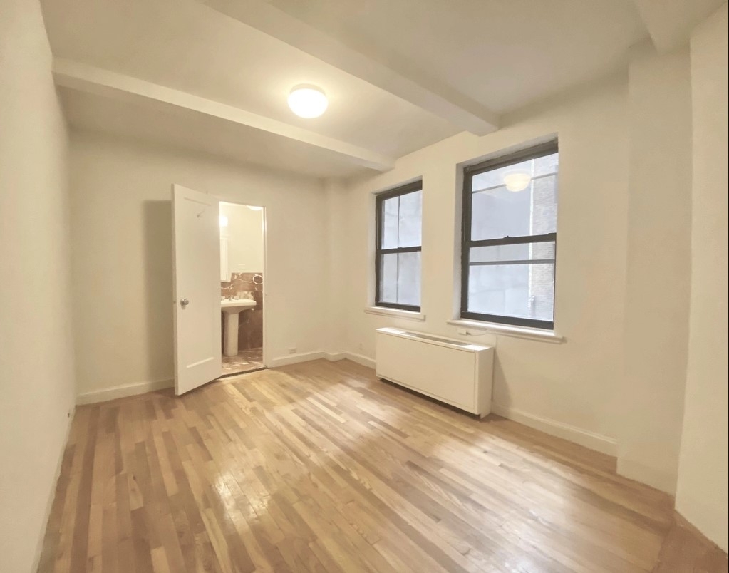 Midtown East, Tudor City - Photo 8