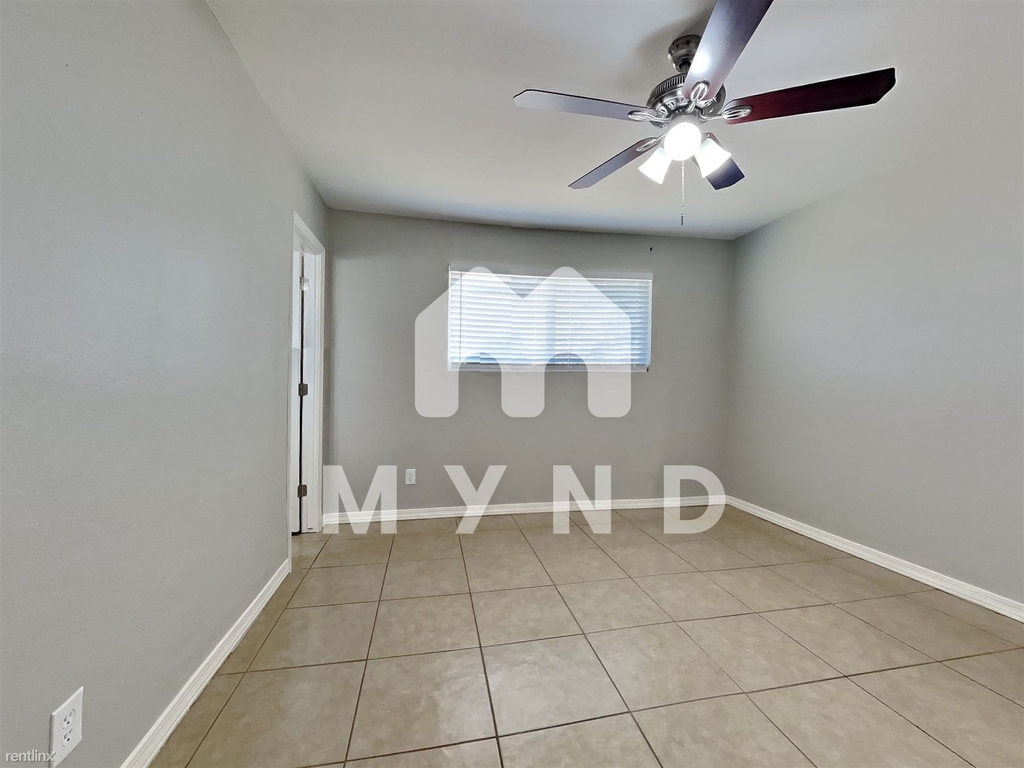 6739 W Minnezona Ave - Photo 6