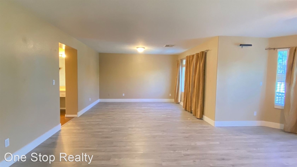 7633 Calm Passage Ct - Photo 2