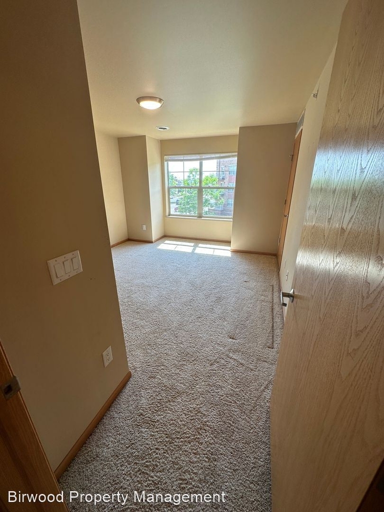 301 Cannery Square - Photo 4