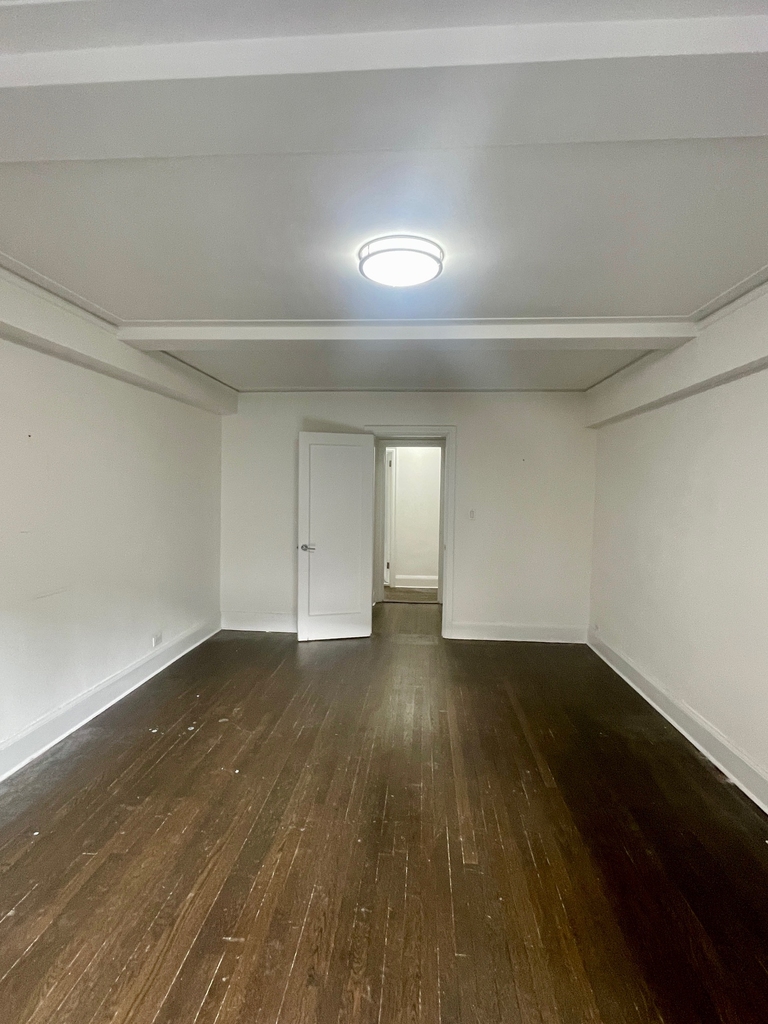 137 East 38th Street - Photo 13