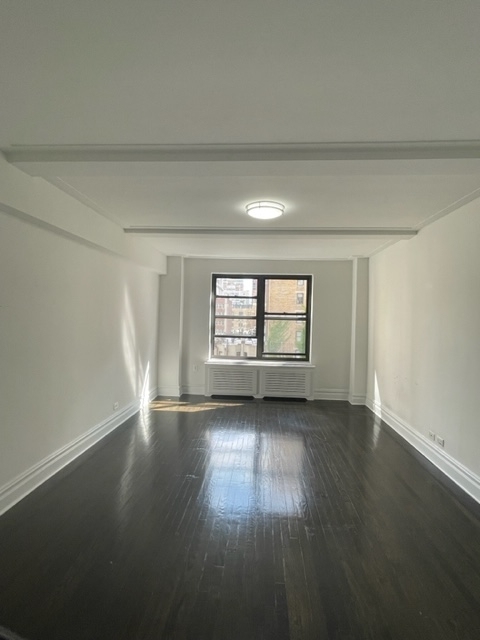 137 East 38th Street - Photo 9