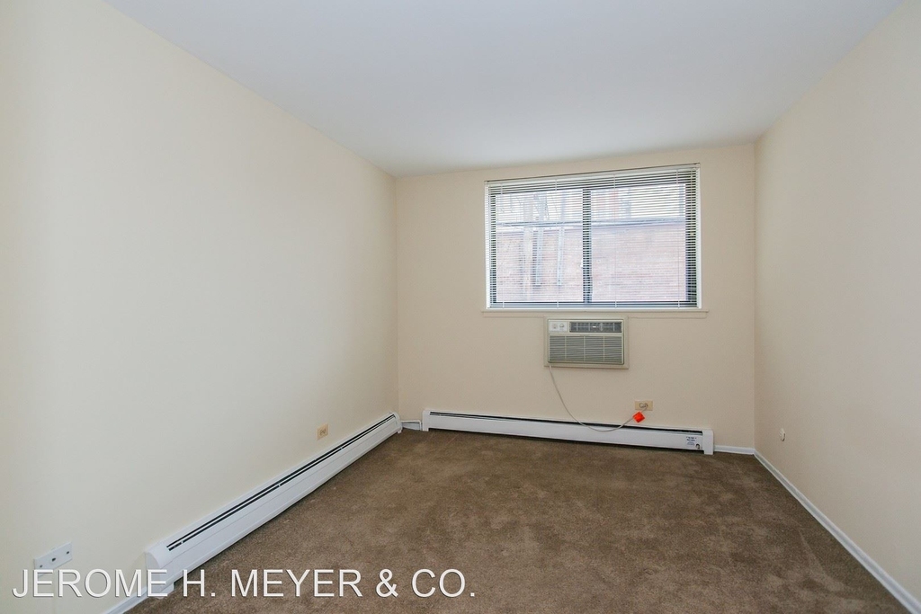 525 W. Deming Place - Photo 2