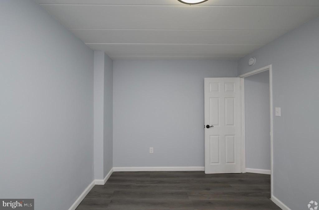5245 Oxford Ave - Photo 3