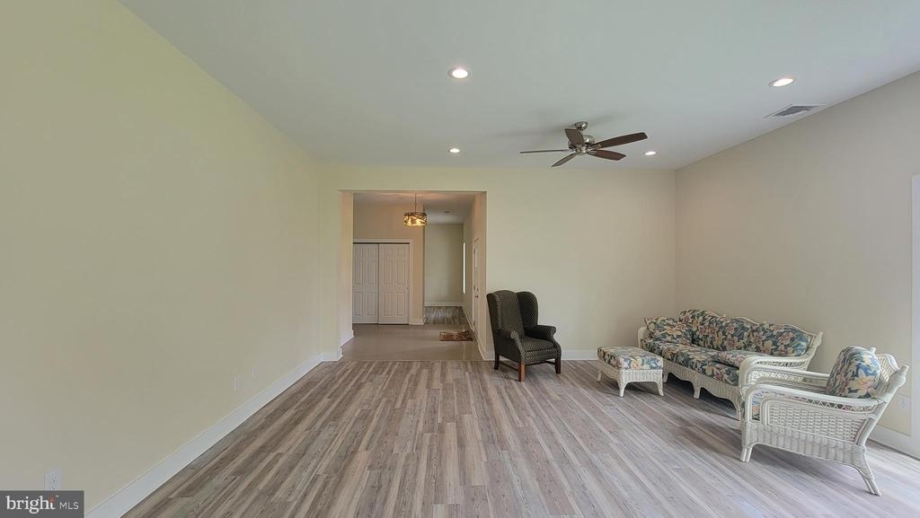 275 Yardley - Photo 11