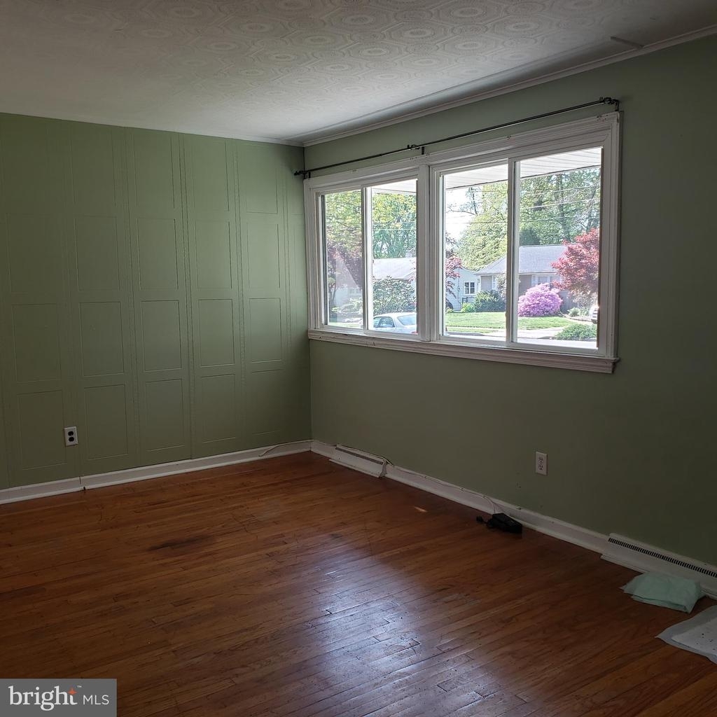 513 Franklin Ave - Photo 2