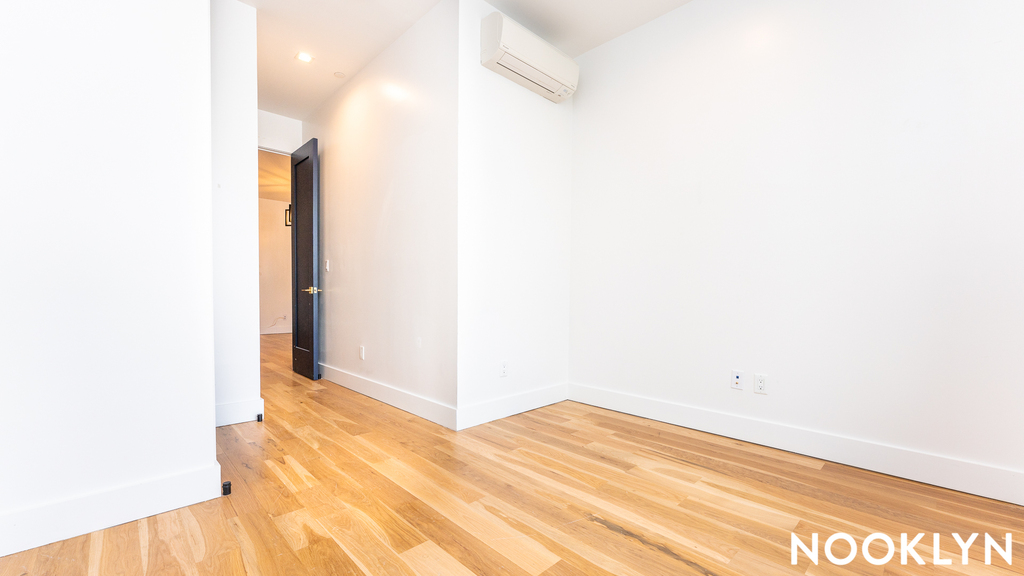 739 Park Avenue - Photo 11