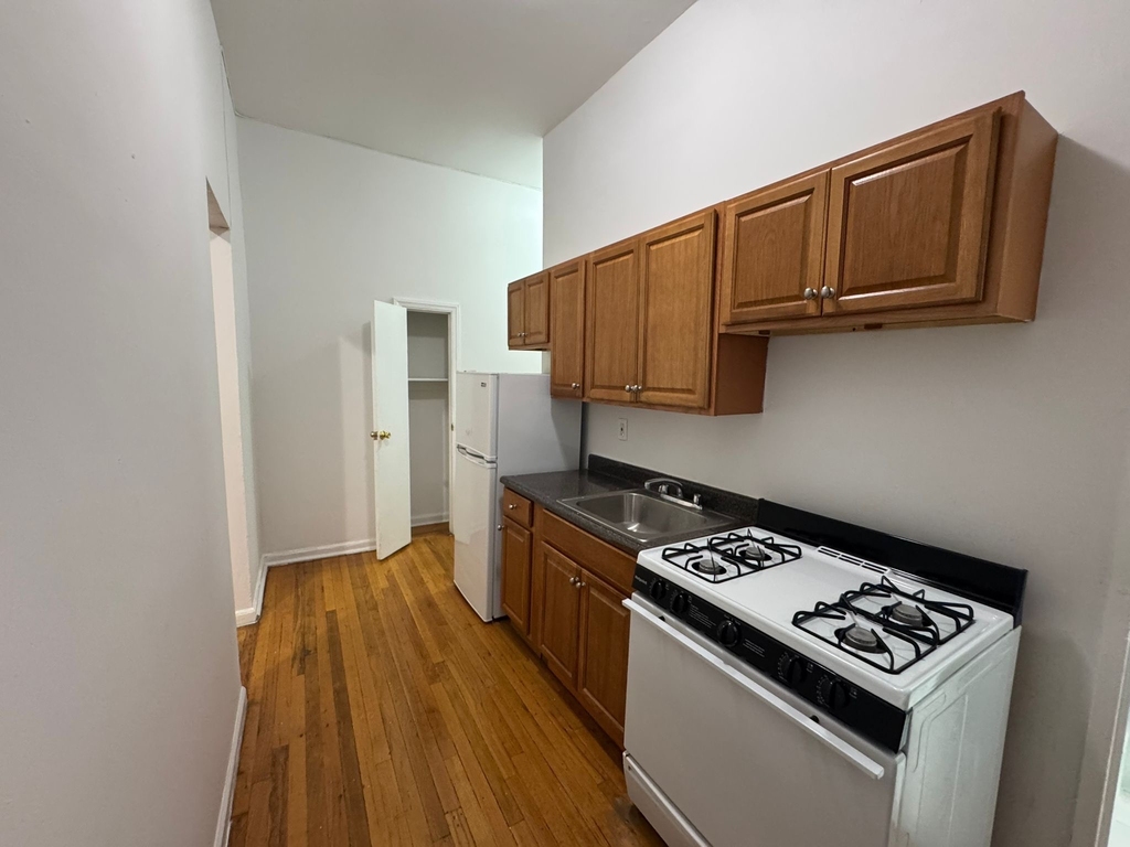 200 West 113th Street - Photo 3