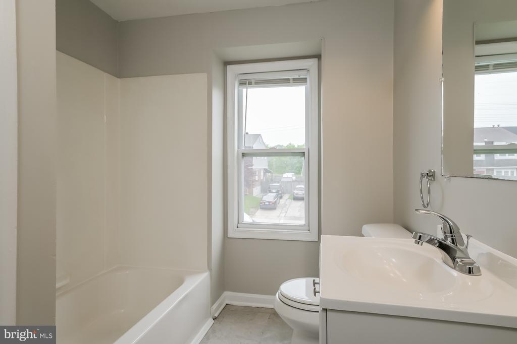 5648 Whitby Rd - Photo 12