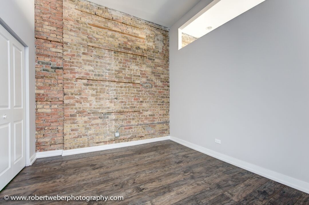 357 W Chicago Avenue - Photo 9