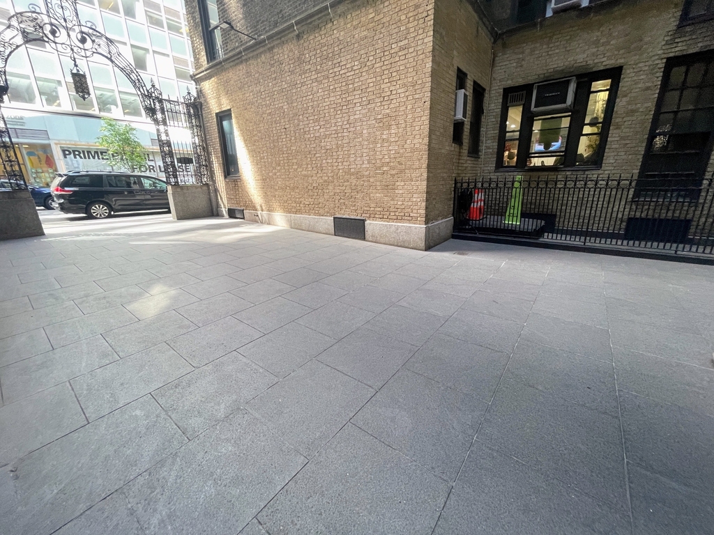 140 East 46th Street - Photo 4