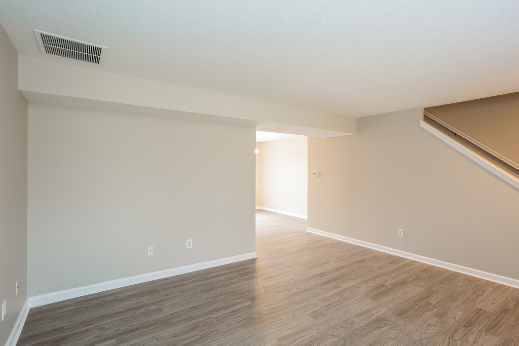 11029 Waterfield Lane - Photo 2