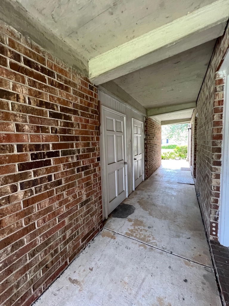 2203 W Pensacola Street - Photo 14