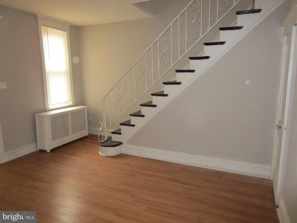 5327 W Montgomery Ave - Photo 2