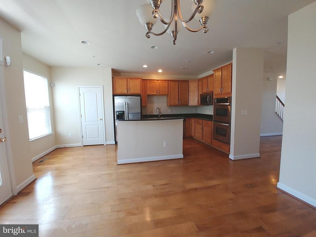 8007 Sport View Rd - Photo 6