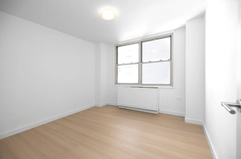 3rd Ave - Photo 3