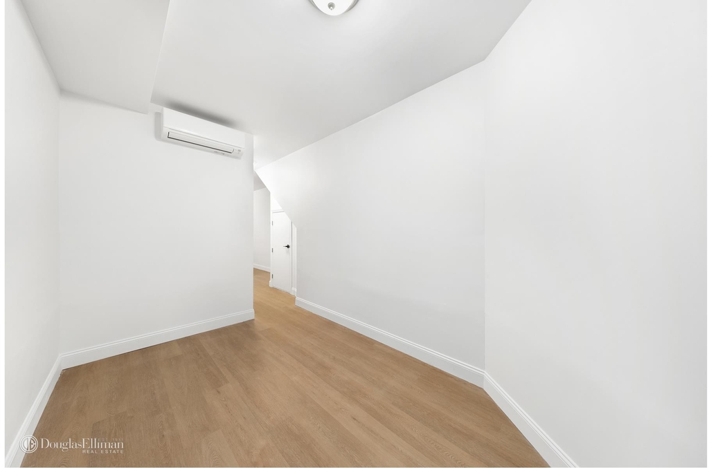 56-50 Myrtle Avenue - Photo 3