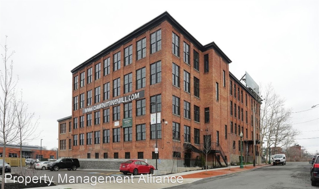 102 West Division Street - Photo 2