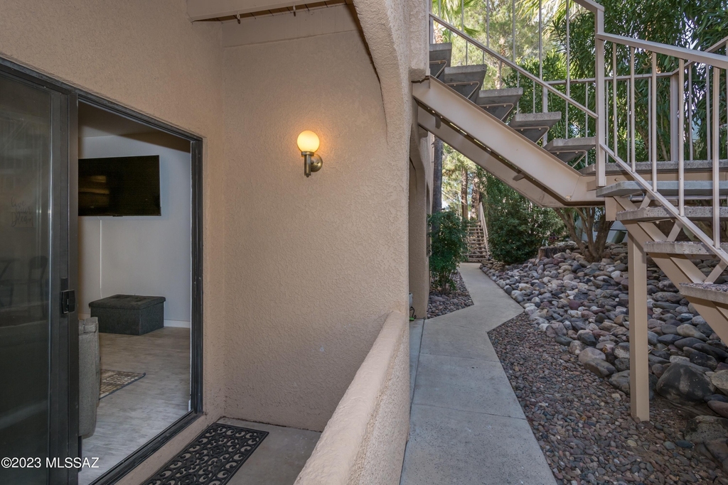 5750 N Camino Esplendora - Photo 20